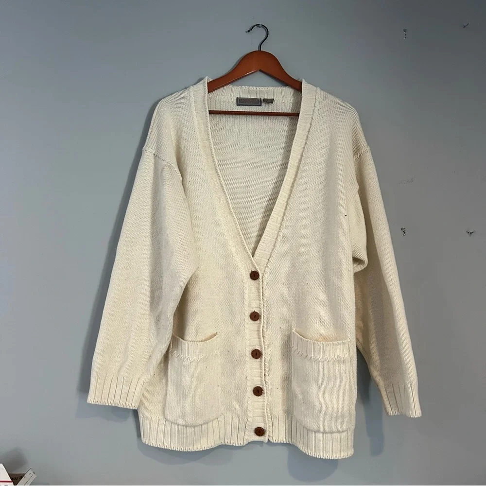 [Liz Baker] White Button Cardigan - Picture 4 of 9